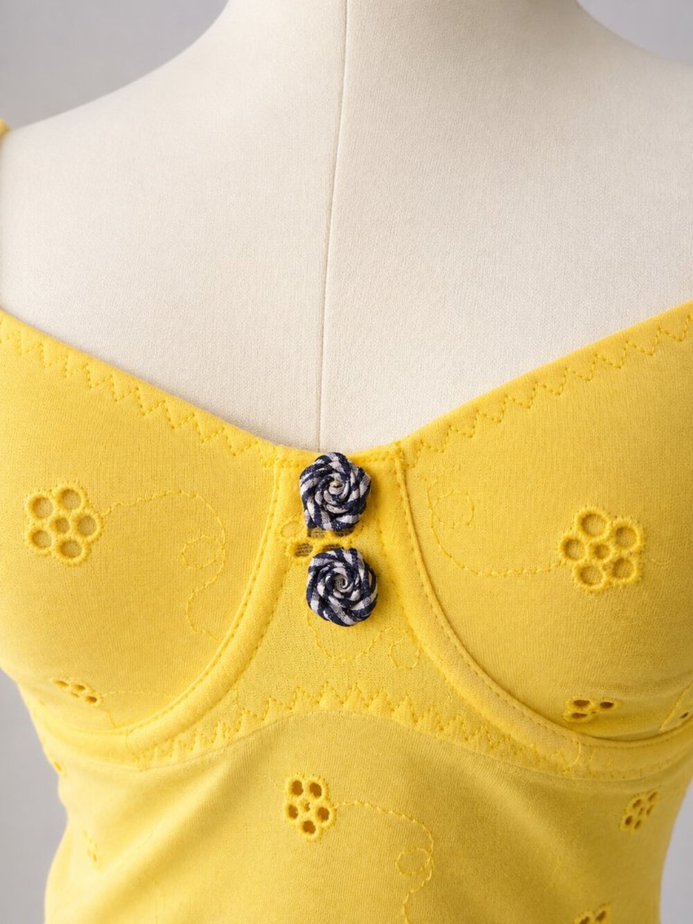 Stunning Verdissima Yellow Halter Tank Top Size 34 - Picture 3 of 13